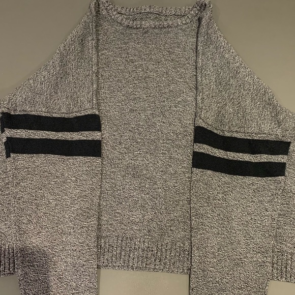 Brandy Melville Grey Sweater - Picture 5 of 5